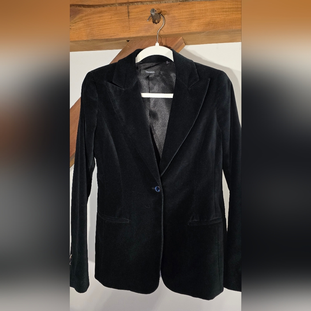 TAHARI VELVET BLAZER - Picture 3 of 16